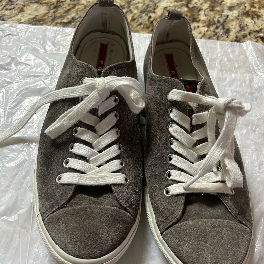 Men's Gray Suede Sneakers